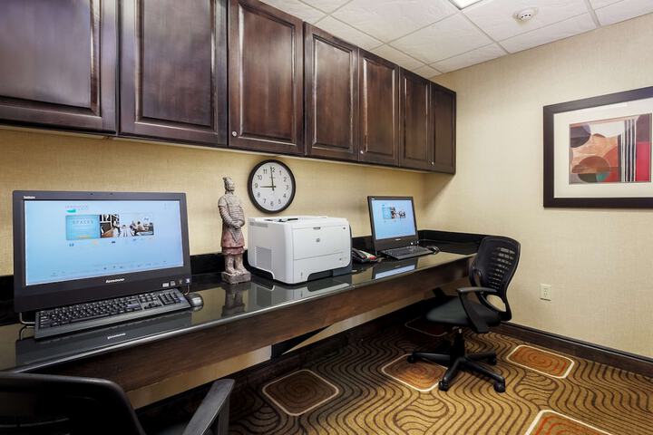 Business Center 32 of 33