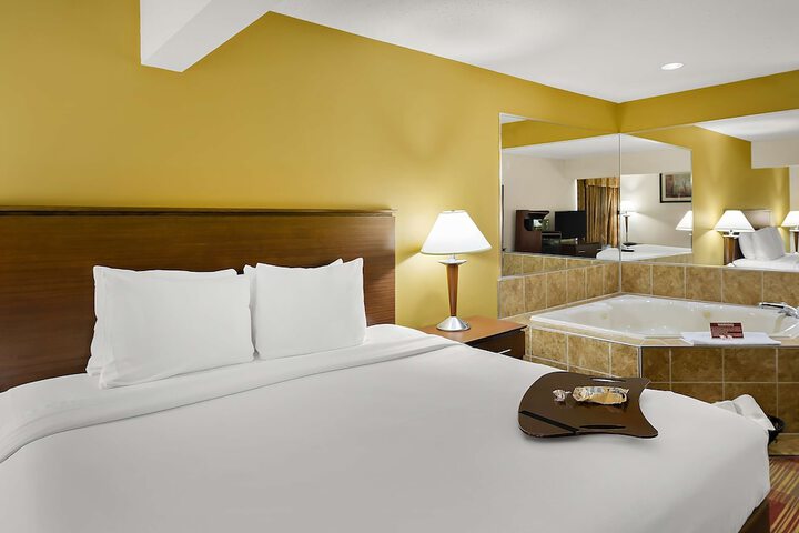 Room 26 of 39