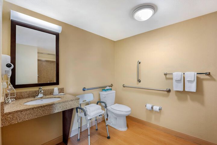 MainStay Suites Jacksonville near Camp Lejeune