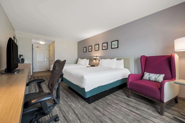 Room 44 of 94