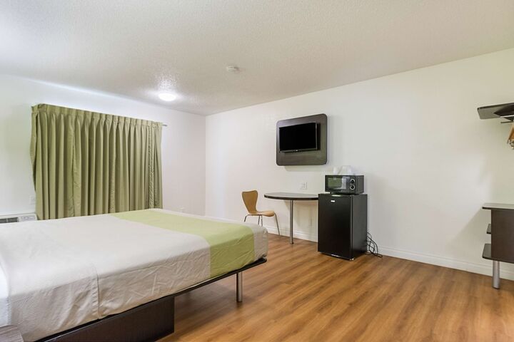 Room 28 of 40