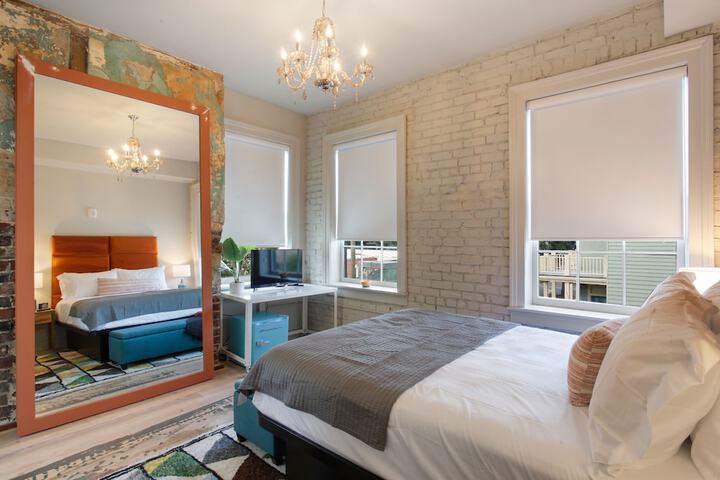 Room 40 of 164