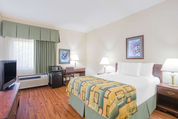 Room 9 of 26