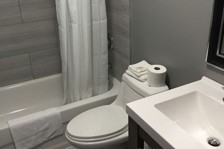 Room 22 of 34