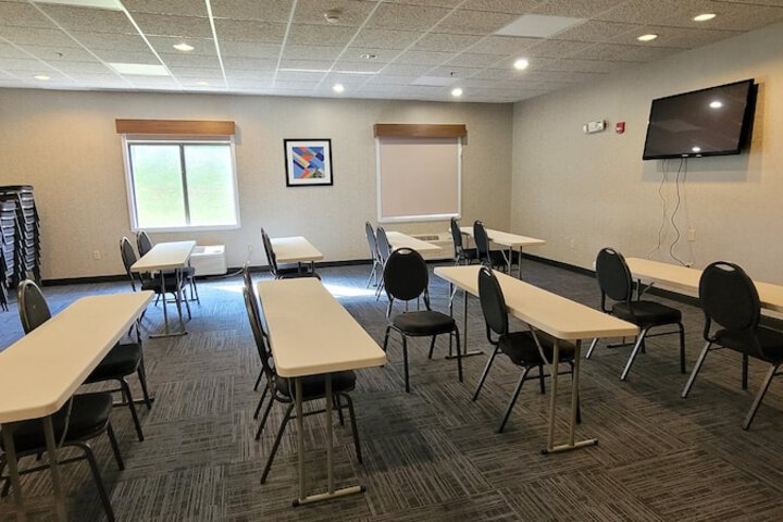 Holiday Inn Express Hotel & Suites Logansport by IHG