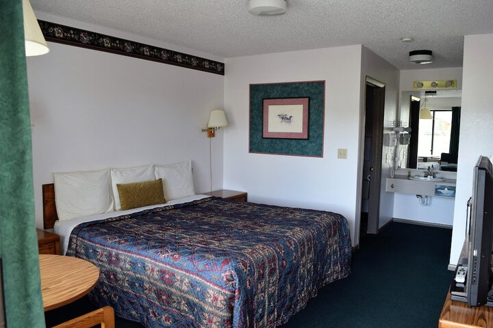 Room 27 of 37