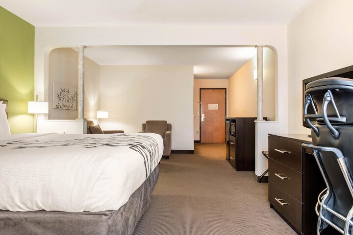 Room 34 of 59