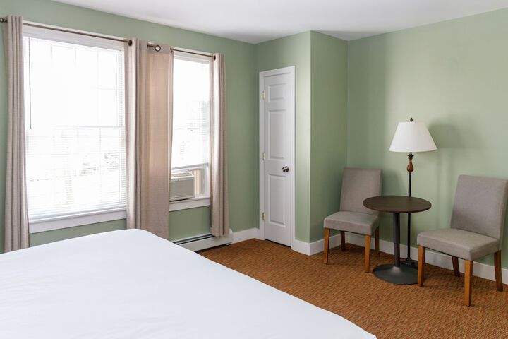 Room 52 of 82