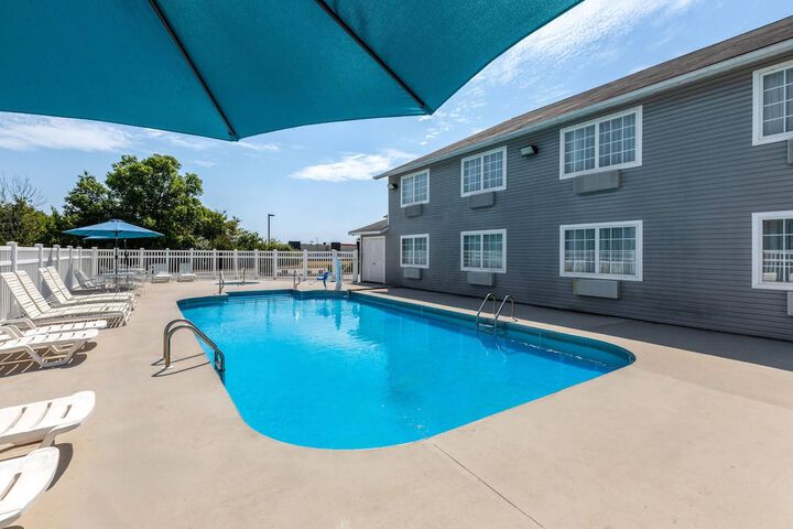 Days Inn by Wyndham Mountain Home
