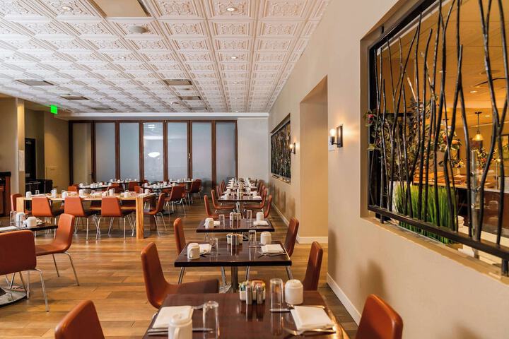Dining 186 of 249
