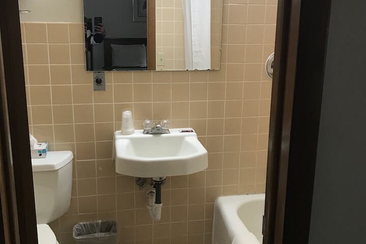 Room 52 of 61