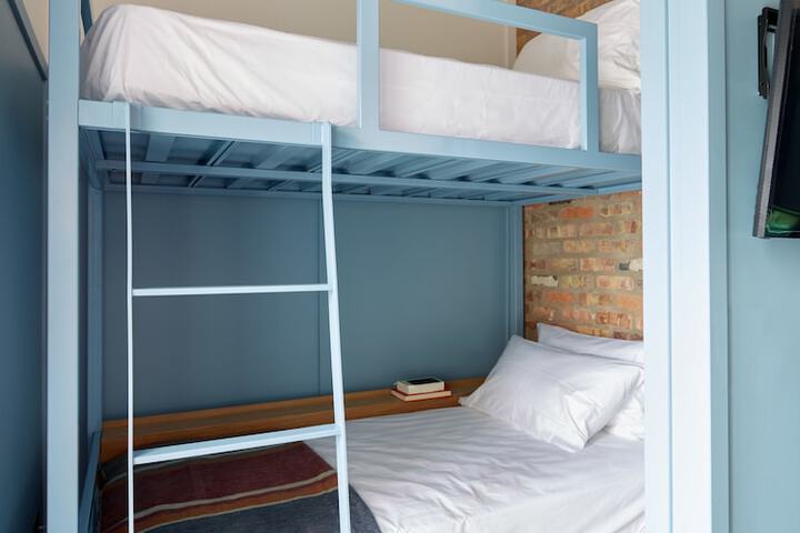 Room 28 of 36