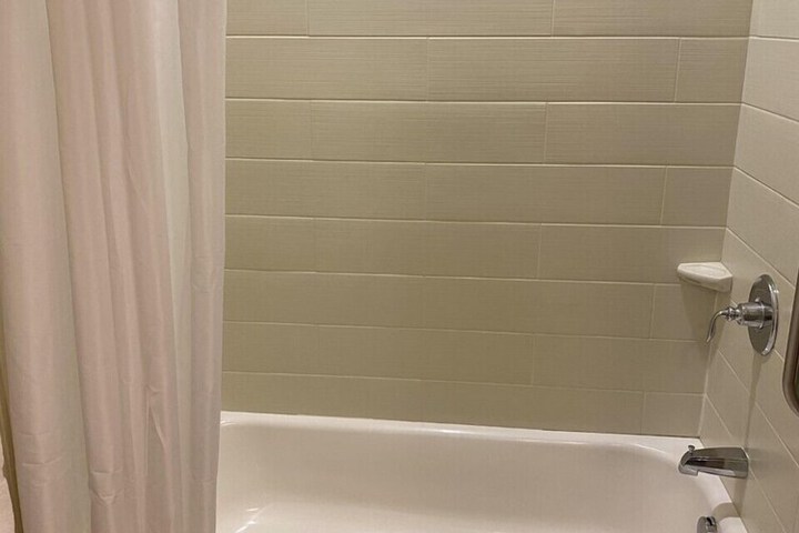 AmericInn by Wyndham Hartford SD