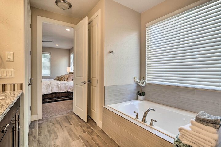 Utah Home w / Pool & Hot Tub Access Mtn Views!