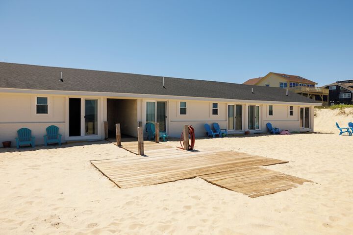 Dolphin Oceanfront Motel