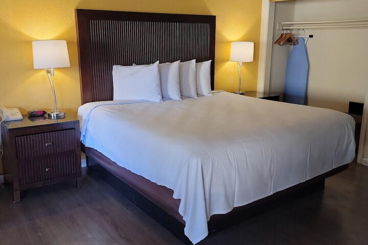 Room 21 of 30
