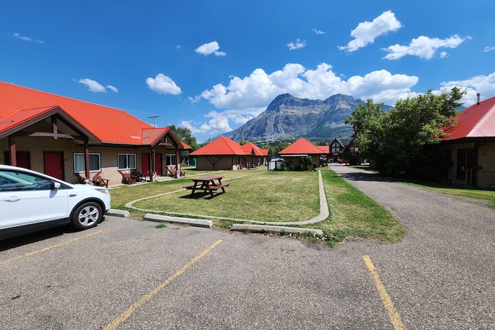 Aspen Village Inn