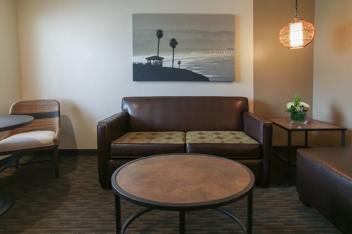 Room 27 of 43