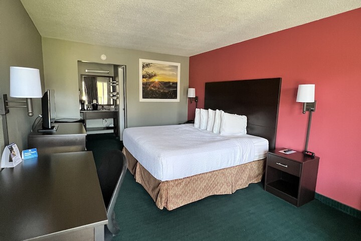 Room 12 of 25