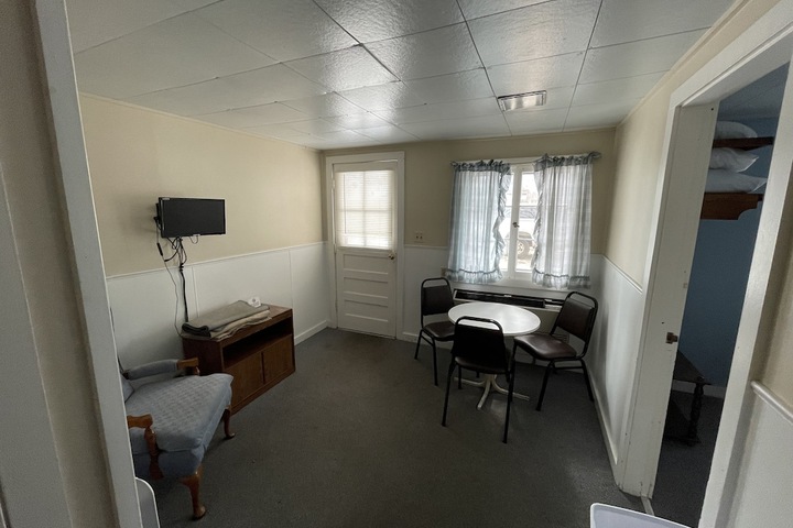 Room 8 of 8