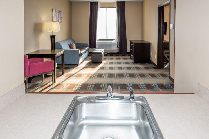 Room 32 of 105
