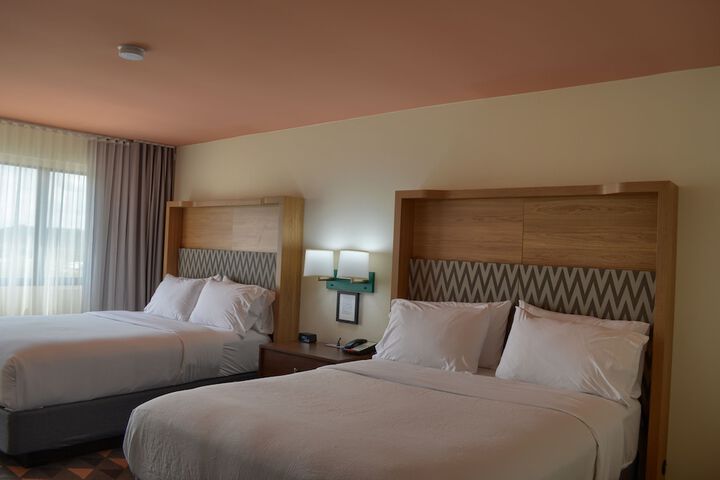 Room 32 of 72
