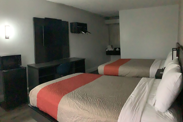 Room 27 of 44