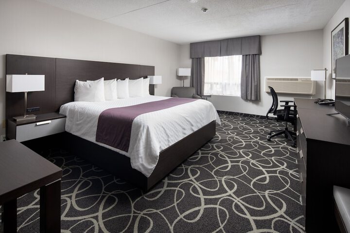 Room 18 of 28