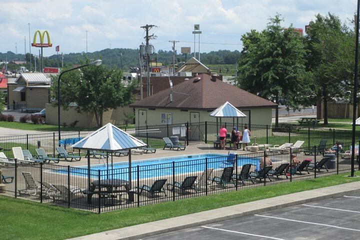 Pool 6 of 24