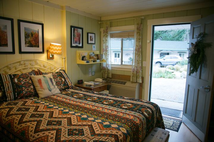 Room 152 of 236