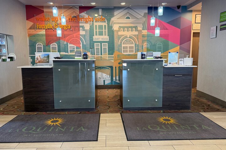 La Quinta Inn & Suites by Wyndham Forsyth
