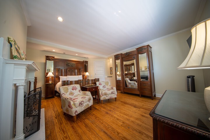 Room 21 of 46