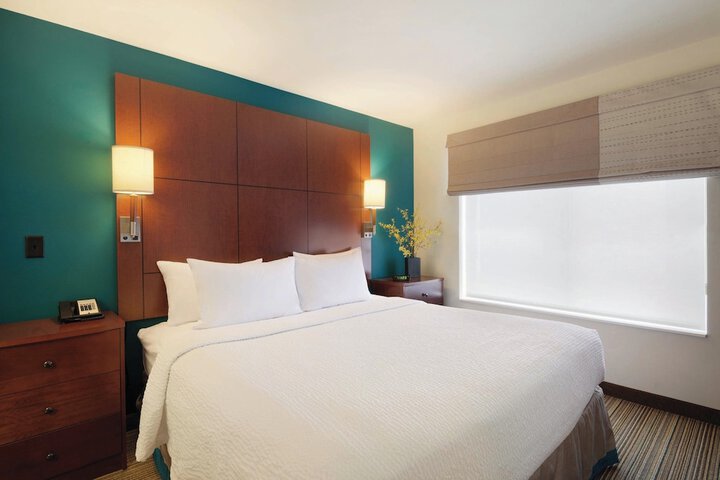 Room 12 of 24