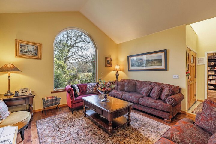 Valley of the Moon by Avantstay Tranquil Escape Large Yard w / Hot Tub & Fire Pit