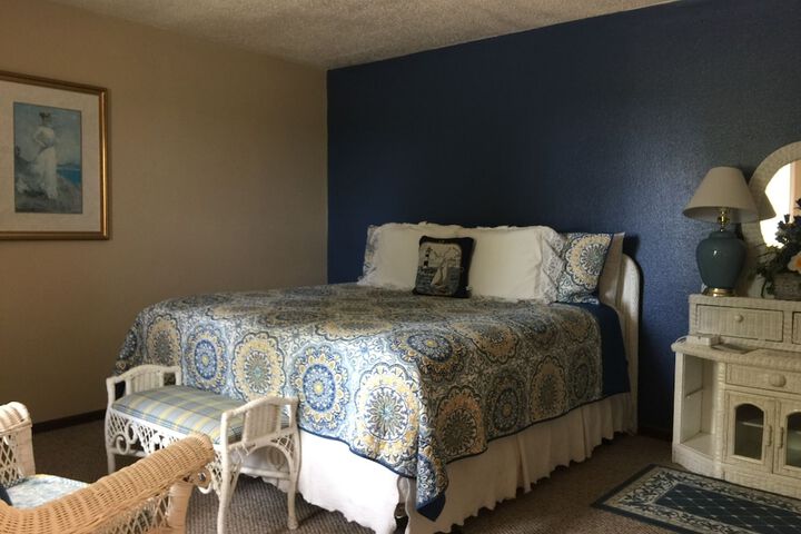 Room 107 of 175