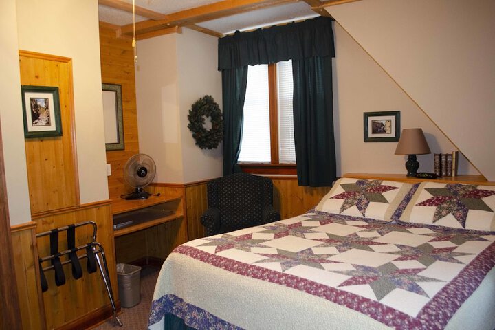 Crandell Mountain Lodge