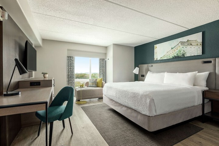 Hotel Alba Tapestry Collection by Hilton
