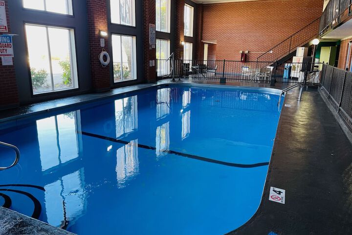 Pool 10 of 34