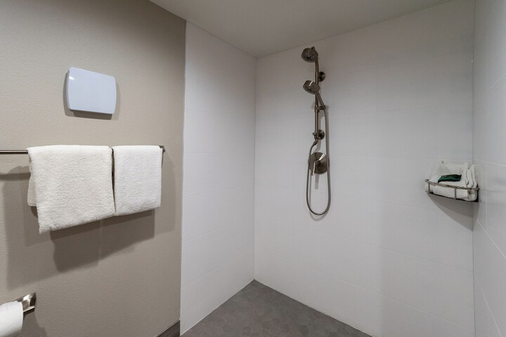 Room 4 of 14
