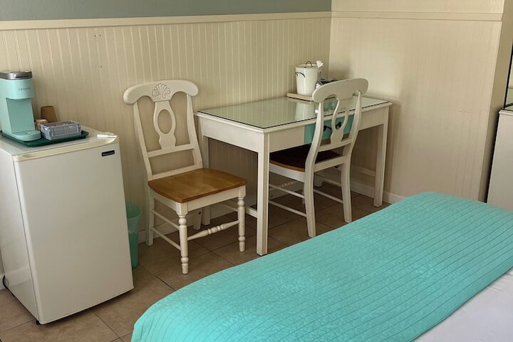 Room 16 of 28