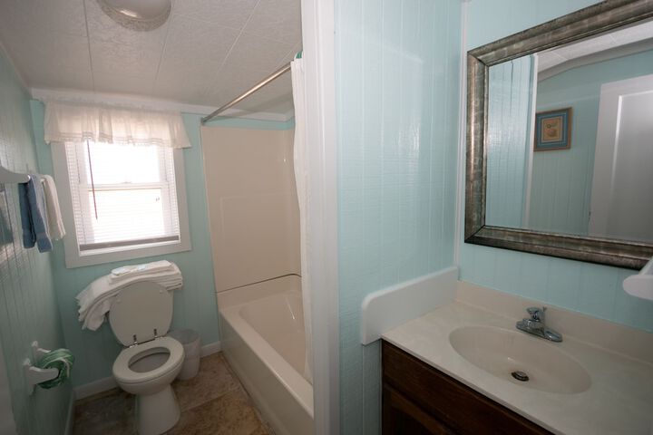 Room 103 of 199