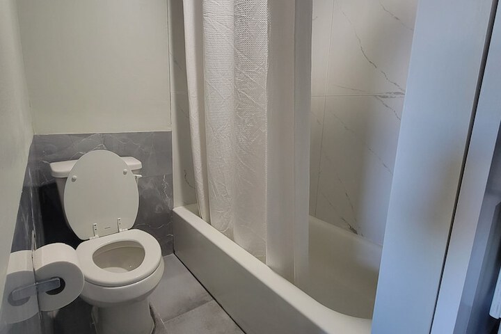 Room 15 of 16