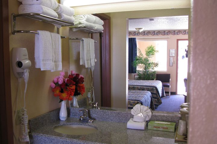 Room 14 of 25