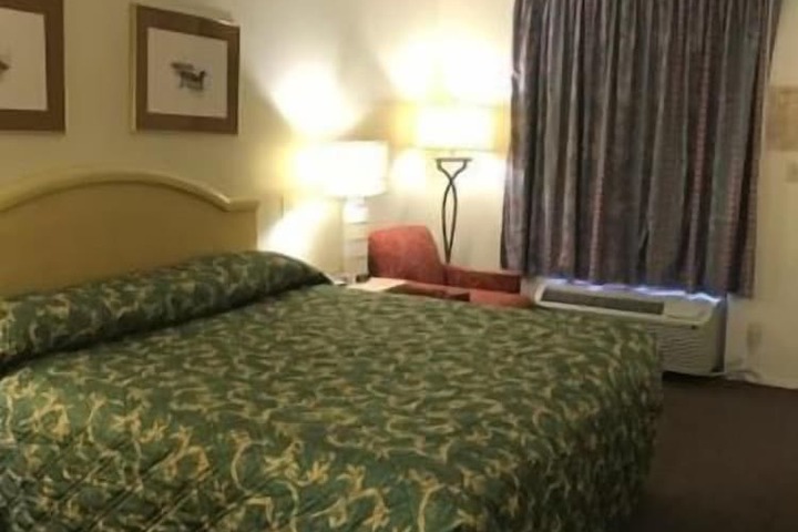 Room 20 of 34