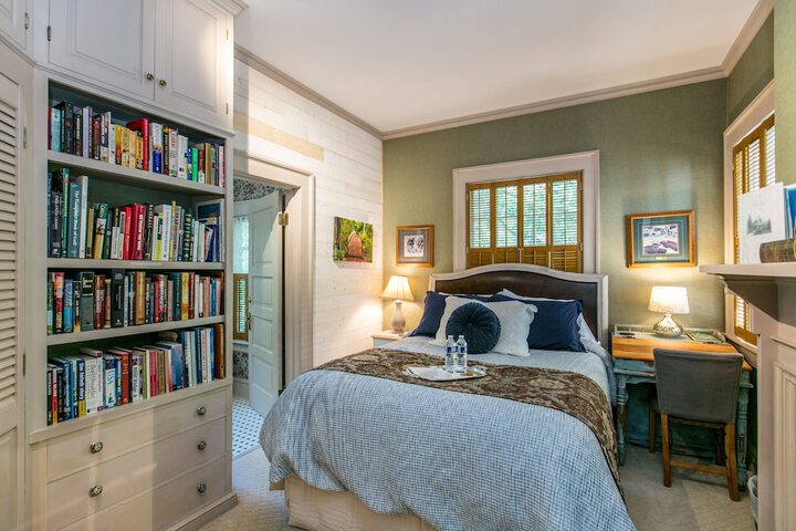 Room 17 of 23