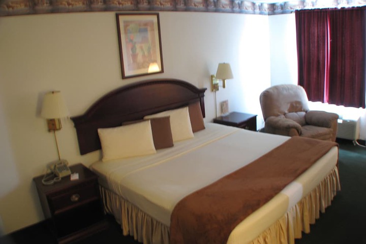 Room 10 of 36