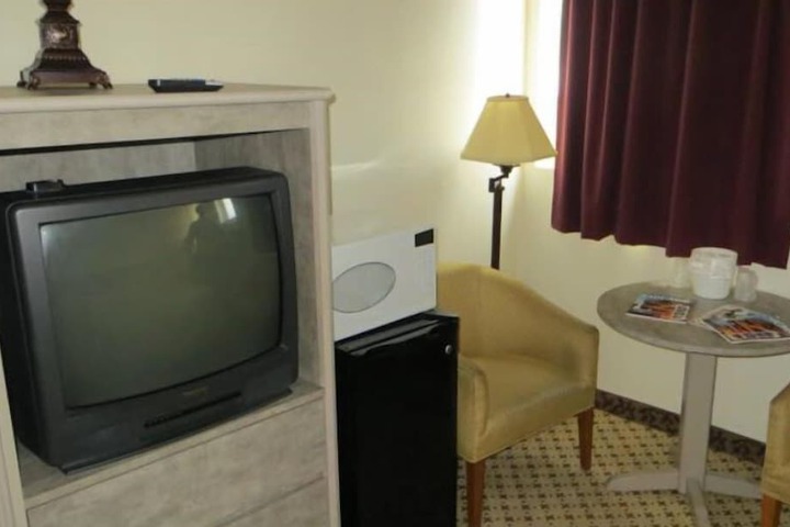 Room 8 of 19