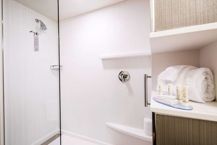 Room 18 of 38