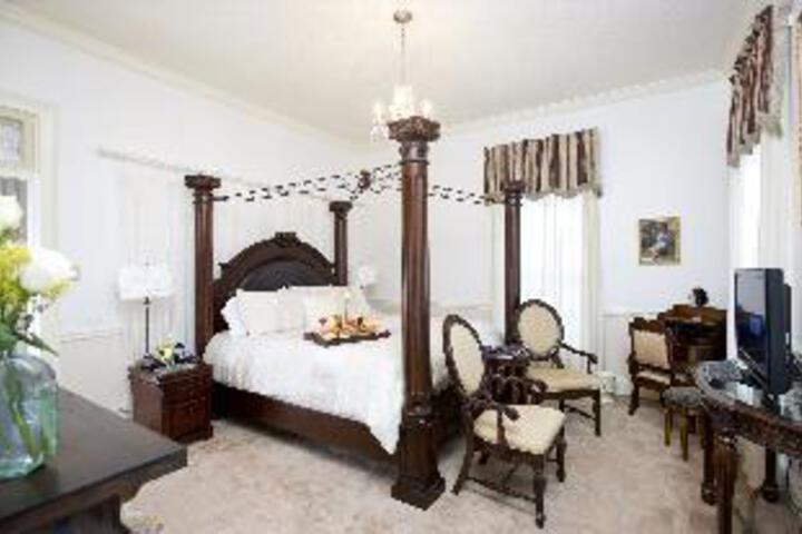 The LaSalle Downtown Inn Fort Wayne