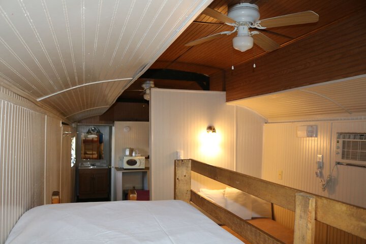 Red Caboose Motel